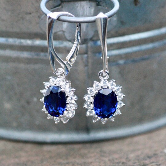 Orecchini a perno in argento sterling con pietra portafortuna di