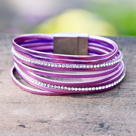 ブレスレット Cuff with Crystal Details Bracelet Metallic Purple Crystal Leather Cuff Bracelet Magnetic Clasp