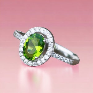 Wunderschöner handgemachter Peridot Ring aus massivem Sterling Silber 925