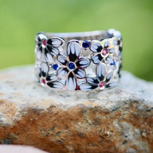 Bold Enamel Daisy Flower Wide Band in Sterling Silver 925  - Unique and Charming Wide Ring