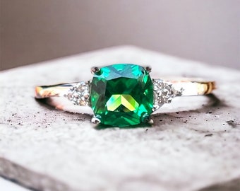 Exquisite Green Emerald Ring in Solid Sterling Silver 925, Celebrate May Birthstone and 20th Anniversary Elegance