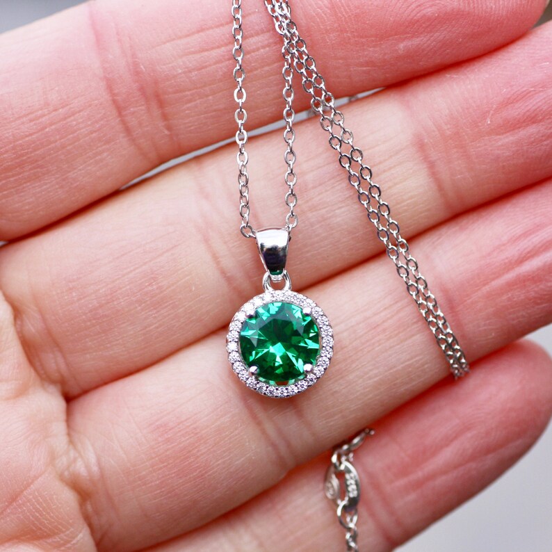 Beautiful Emerald Pendant Solid Sterling Silver 925 , May Birthstone, Halo Setting 画像 4