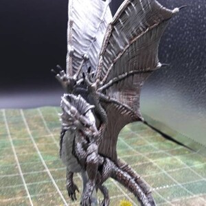 Will Paint Silver Dragon Monster Miniature | Hand Painted | Dungeons and Dragons |