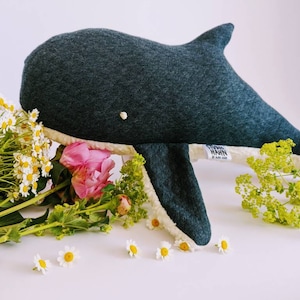 Whale cuddly toy Vito - big whale, organic cuddly toy, whale stuffed animal, whale plush toy, Scandinavian children's room decoration, children's toys