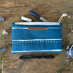 Handmade zip pouch / pencil case / makeup bag / cosmetic bag / purse organiser
