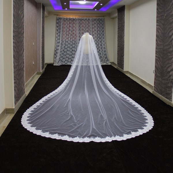 Long Veil Lace Edge, Royal 10 ft lace veil, 35 ft Royal veil, Mantilla lace veil, Long Bridal Veil, White 10 Meters Veil for bride