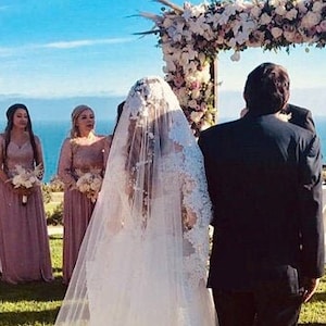 Bridal lace mantilla veil, Royal veil with lace edge, mantilla ivory veil, unique lace veil, 1 tier drop cathedral veil and lace edge