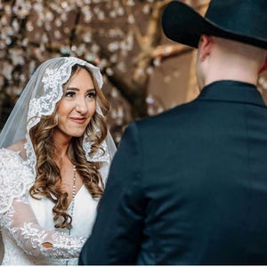Mantilla Lace Bridal Veil, Drop Veil With Lace , Mantilla wedding veil, 1 tier veil lace edge, Lace Veil for Bride, Wedding Lace Veil