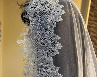 Welon mantilla z koronki Chantilly, welon ślubny z koronki francuskiej, welon mantilla Chantilly, welon z koronki Chantilly, welon z koronki na zamówienie, welon hiszpański katolicki