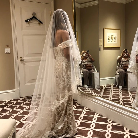Mantilla Wedding Veil, Royal Lace Veil, Long Veil With Lace  display picture 3