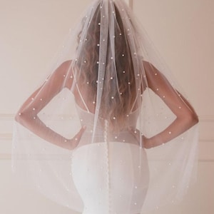 Fingertip Pearls Veil, Veil Chapel with pearls, bridal Ivory Cathedral Single Tire Veil, Simple Veil beaded pearls, scattered pearls veil
