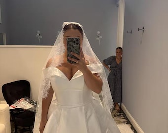 koninklijke sluier met kam, champagne Kant trim sluier, mantilla witte sluier, blusher witte sluier, vingertop Donker ivoor sluier kam,