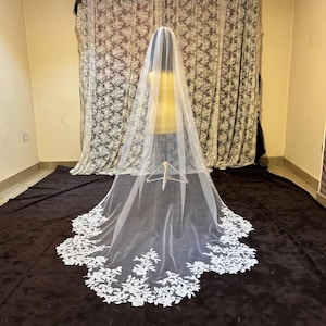 bridal veil lace appliques, Bridal lace Veil, Cathedral Veil Scalloped Edge, chapel lace veil, Lace appliques Veil, Scalloped Edge lace Veil