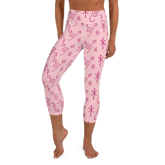 Spinning Tea Cups Womens Ladies Yoga Capri Cropped Leggings All-over Print  inspired by Disney World Disneyland Mad Tea Party XS to XL -  Sweden