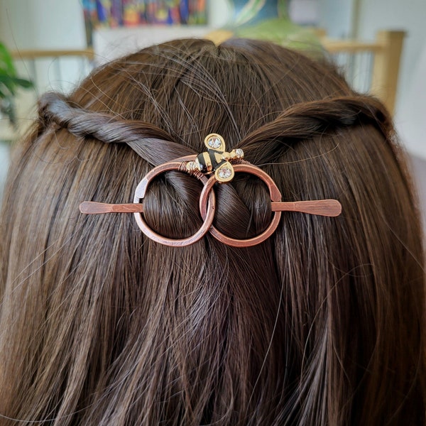 small bee hair clip for fine hair, tiny hair barrette, hair accessories for long hair, mini half updo, copper metal hair pin, women's gift