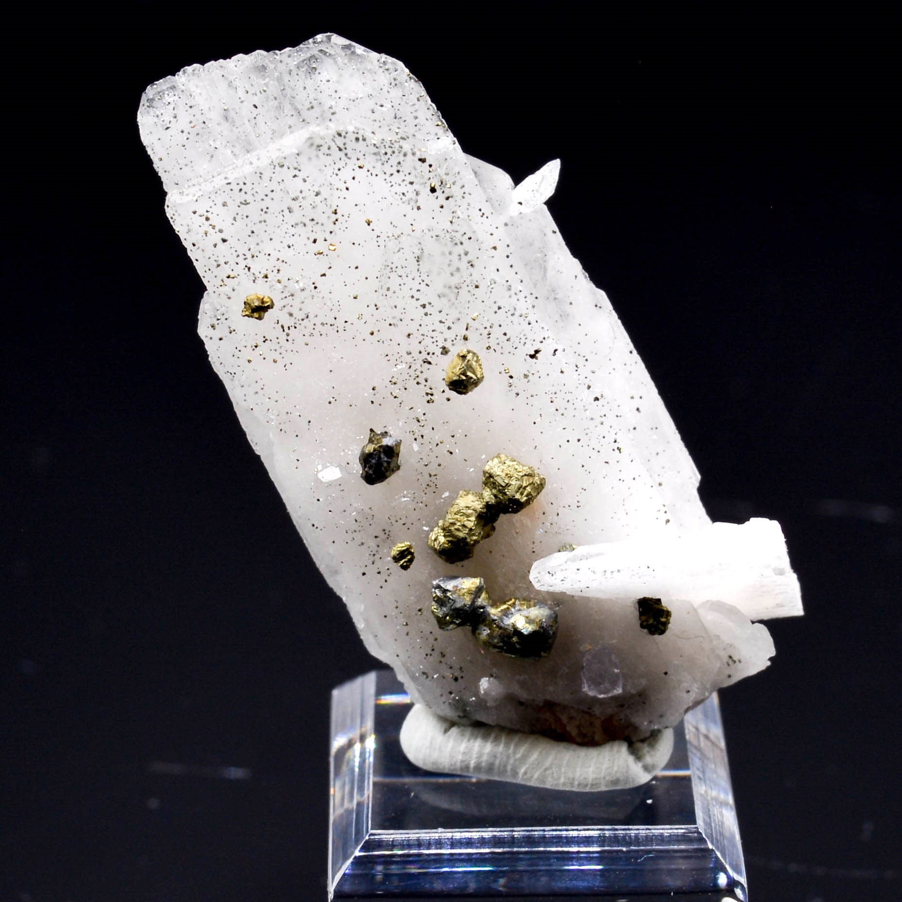 Barytine et Chalcopyrite - Saint Peray, Ardèche, France