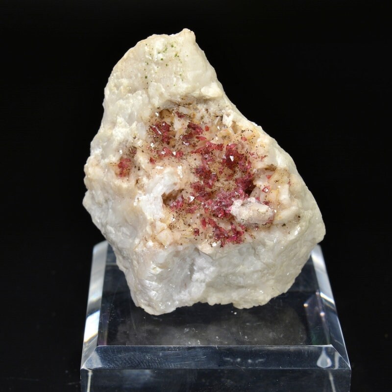 Rosélite sur Dolomite - Bou-Azzer, Maroc