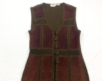 Vintage brown suede vest 1970s crocheted knitted sleeveless waistcoat 70s leather acrylic outwear womens clothing size small Walker Scott