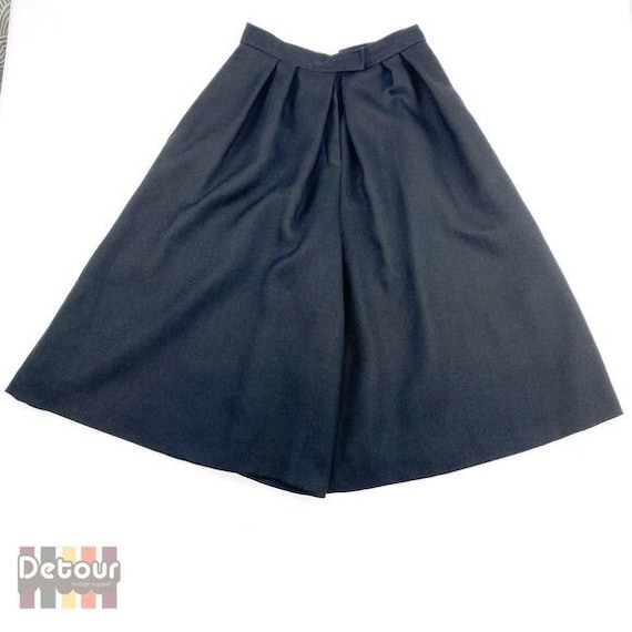 Vintage 1970s culottes 70s black shorts size smal… - image 1