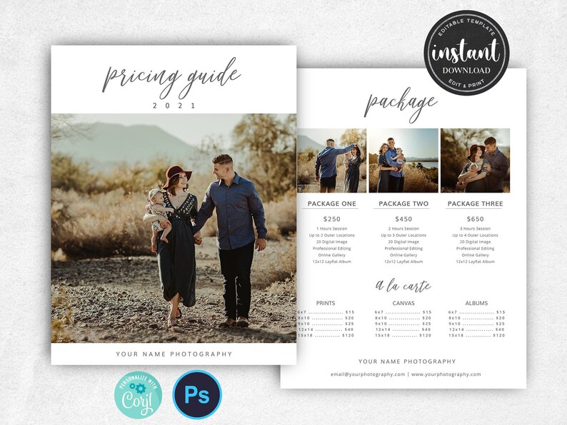 Może przedstawiać: Cennik usług fotograficznych z trzema opcjami pakiet&oacute;w i cenami &agrave; la carte za odbitki, pł&oacute;tna i albumy. Przewodnik zawiera zdjęcie rodziny z dzieckiem w pustynnym otoczeniu.