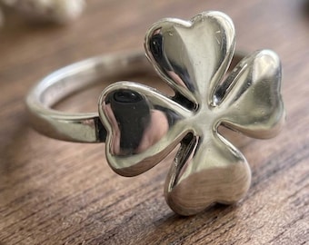 925 Sterling Silver Clover Ring, Four Leaf Clover Ring, Lucky Shamrock Ring, Minimalist Silver Ring for Women, Dainty Heart Clover Jewelry