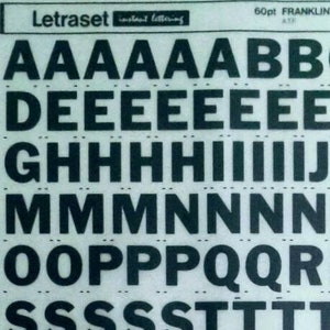 FRANKLIN GOTHIC (16pt/24pt/30pt/42pt/48pt/60pt) Letraset vintage frote en transferencias de letras/números (elija el tamaño de fuente)