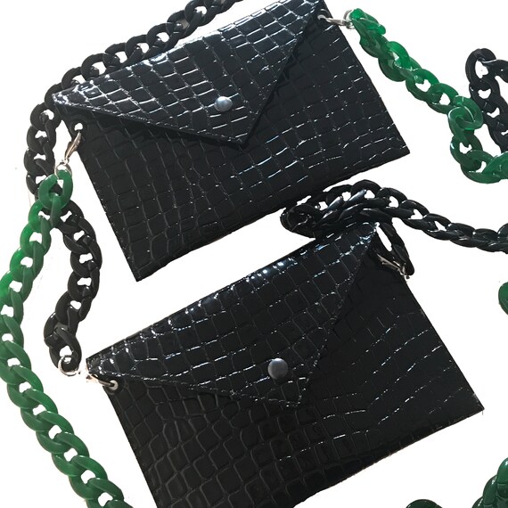 Black Crocodile Vegan Leather Envelope Bag With Resin Chain  display picture 1