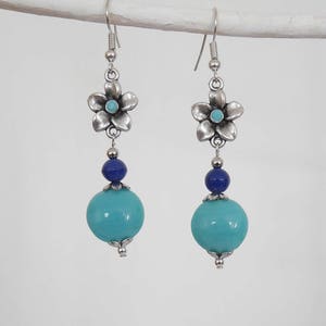 Blue, turquoise and silver boho dangling earrings with flower connectors (BO03)