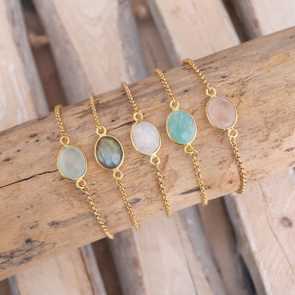 Minimalist bracelet fine gold. Bracelet oval stone green chalcedony, labradorite, rose quartz, moonstone or amazonite. Women's gift