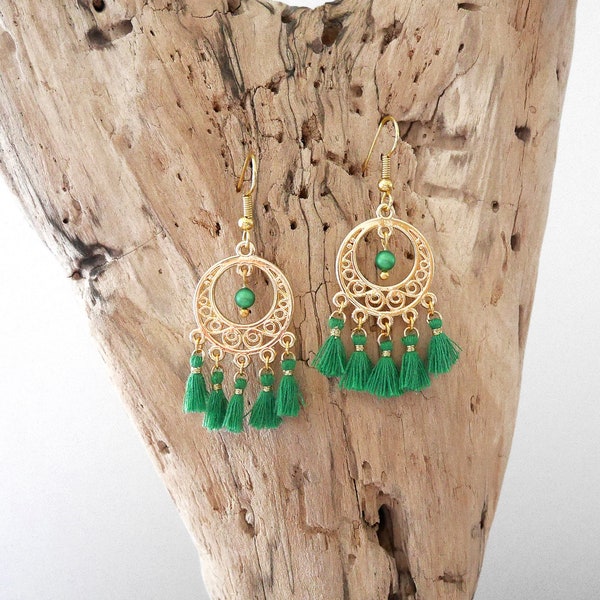 Boucles d'oreilles pendantes pompons vert vif et pendentif doré (BO247vert) Cadeau femme  Boucles soirée