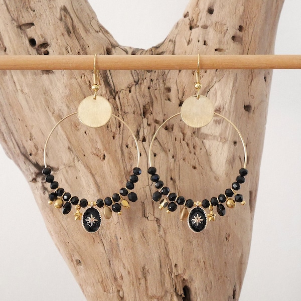 Boucles d'oreilles créoles doré boho chic en perles noir et doré avec breloques étoiles. (BO245ORnoir) Cadeau Noël femme ou fille