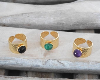 Fine gold gold adjustable ring, malachite round stone ring, black or amethyst onyx, adjustable ring, hammered ring