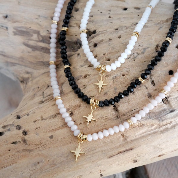 Collier ras de cou fin en perles noires, rose poudré ou blanc et doré. Collier étoile. Collier tendance. Cadeau Noël femme ou fille