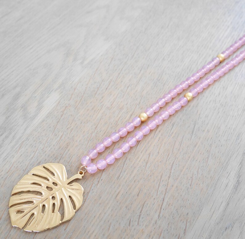 pendant SAUT17 Necklace boho chic beaded pink opal and gold with exotic Leaf Philodendron