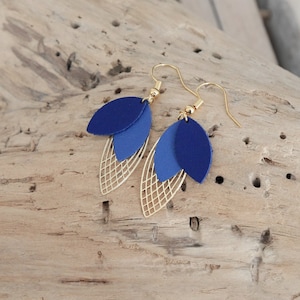 Leaf earrings in navy blue and celestial blue leather. Geometric curls. Blue and gold curls. Christmas gift for woman or girl.