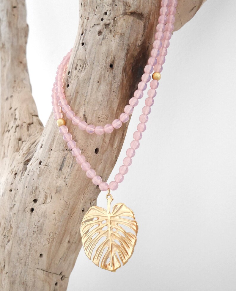 pendant SAUT17 Necklace boho chic beaded pink opal and gold with exotic Leaf Philodendron