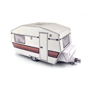 Bastelvorlage für einen Wohnwagen/Reiseanhänger aus den 1980er Jahren