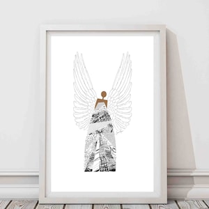 Puede incluir: Una impresi&oacute;n de arte abstracto en blanco y negro de un &aacute;ngel con alas. El &aacute;ngel lleva un vestido hecho de diferentes patrones y texturas. El fondo es blanco.