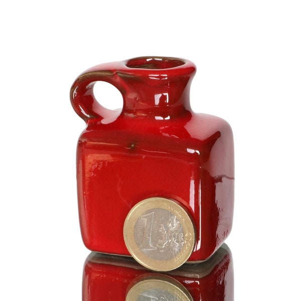 GRÄFLICH Miniature Ceramic Vase in Red, Model 675/6