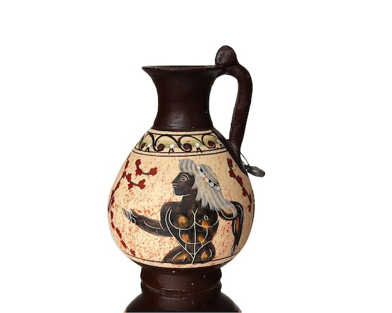 博物館のレプリカ - 手描きの装飾が施された古代ギリシャの陶器の