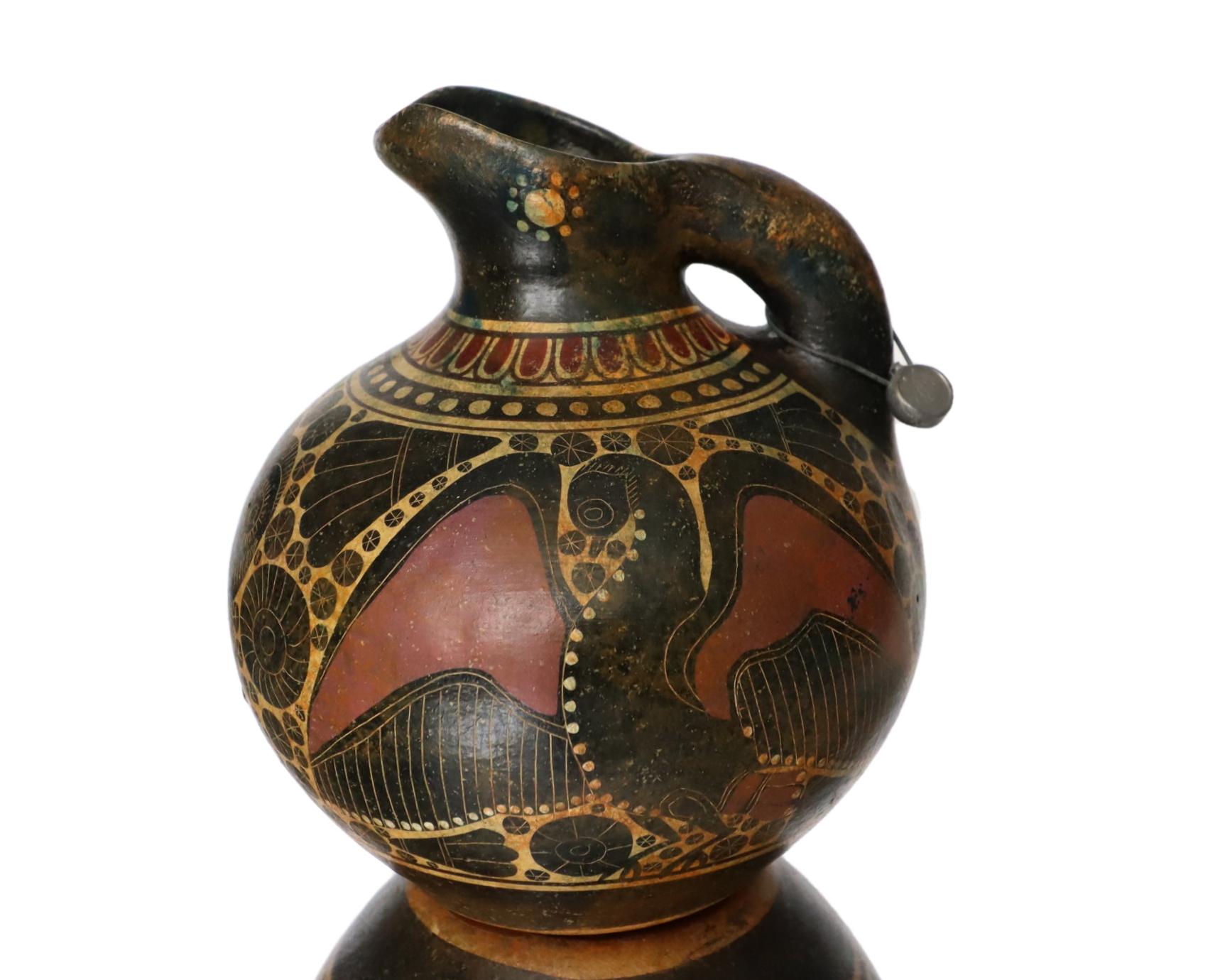 【古美術】趣のある黒茶褐色の陶器のカメ59センチ 博物館のレプリカ - タコの装飾が施された古代ギリシャの陶器の水差し