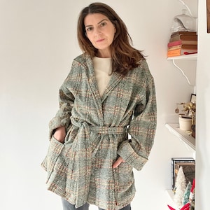 Vintage green plaid belted jacket size small, 1970s wool tartan blazer with pockets