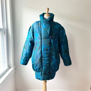 Jaqueta vintage rara floral para baixo, tamanho pequeno, médio, flor azul, jaqueta grande para saco de dormir, casaco com enchimento de penugem