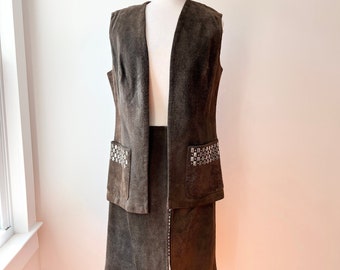 vintage 1970s suede skirt and vest festival outfit, brown suede embellished vest and skirt set size med