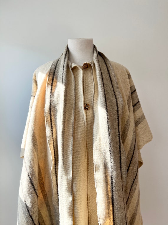 Vintage 60s striped ivory wool cape with attached… - image 4