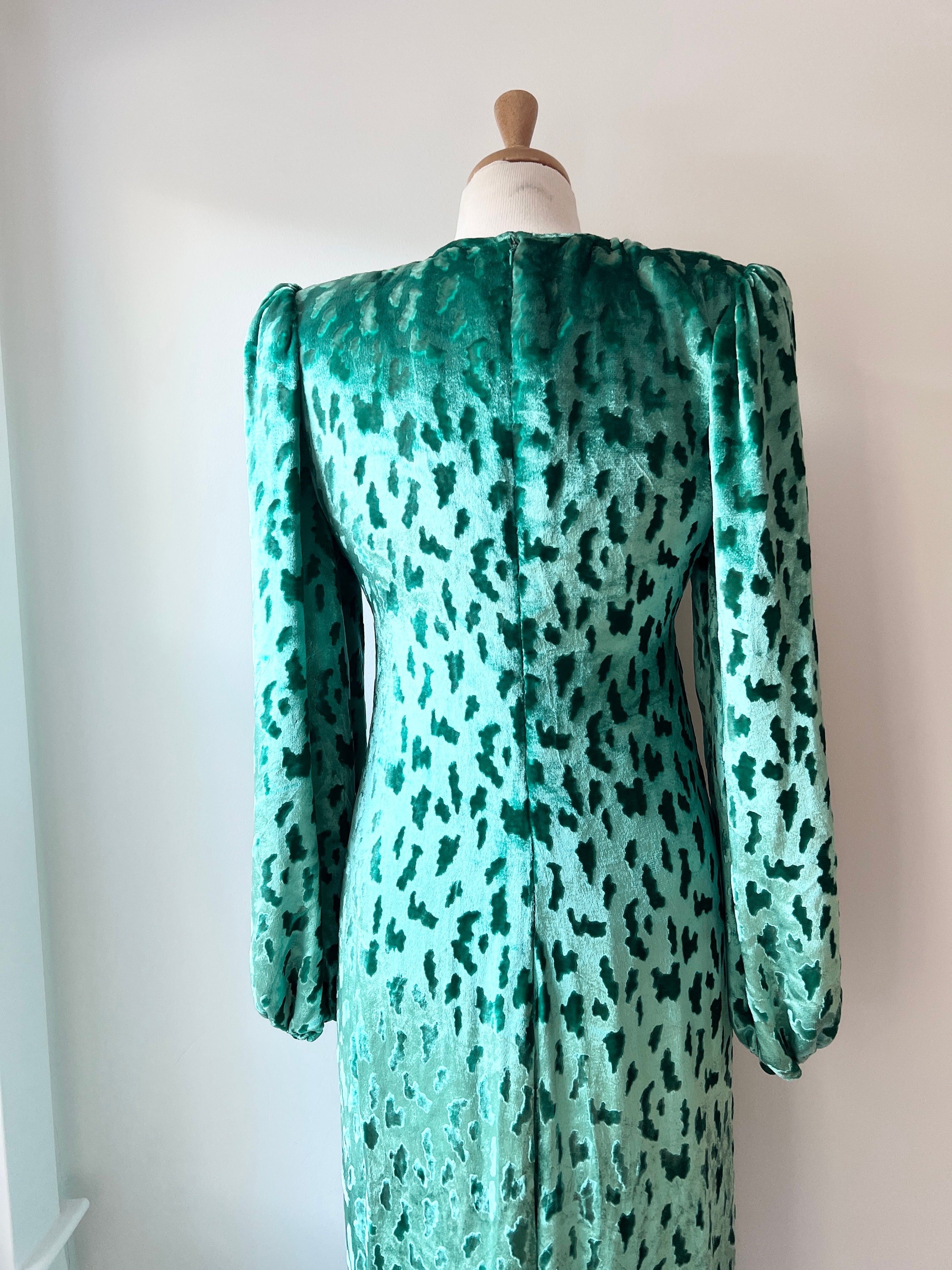 1980s Oscar De La Renta Green Velvet Evening Dress Med, Velvet Silk  Embossed Leopard Animal Print Designer Gown - Etsy Canada