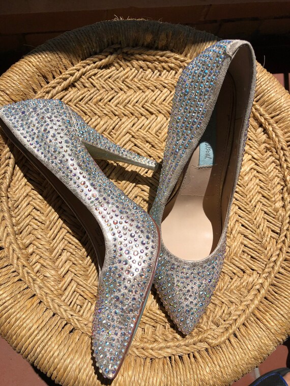 betsey johnson rhinestone pumps