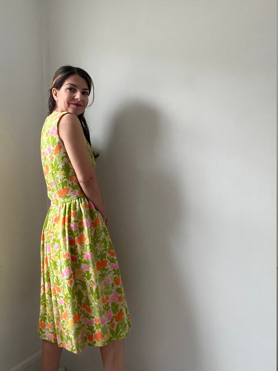 Vintage 1950s bright floral Lanz dress, sleeveles… - image 4