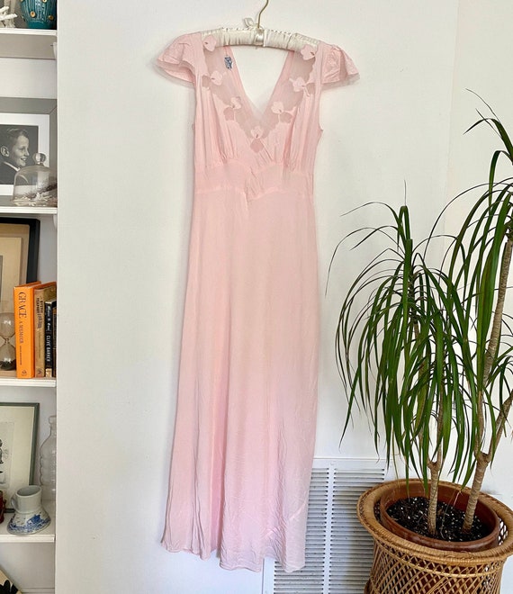 Vintage 1940s old hollywood pink nightgown / delic