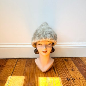 Vintage 1960s grey fur hat